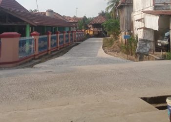 Belum Satu Tahun  Proyek Jalan Cor Di Desa Tanjung Bunut Sudah Rawan Hancur