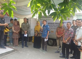 Dalam Upaya Pengendalian Inflasi, Pemkot Palembang Bekerjasama Dengan Perum Bulog Sumsel Gelar Operasi Pasar